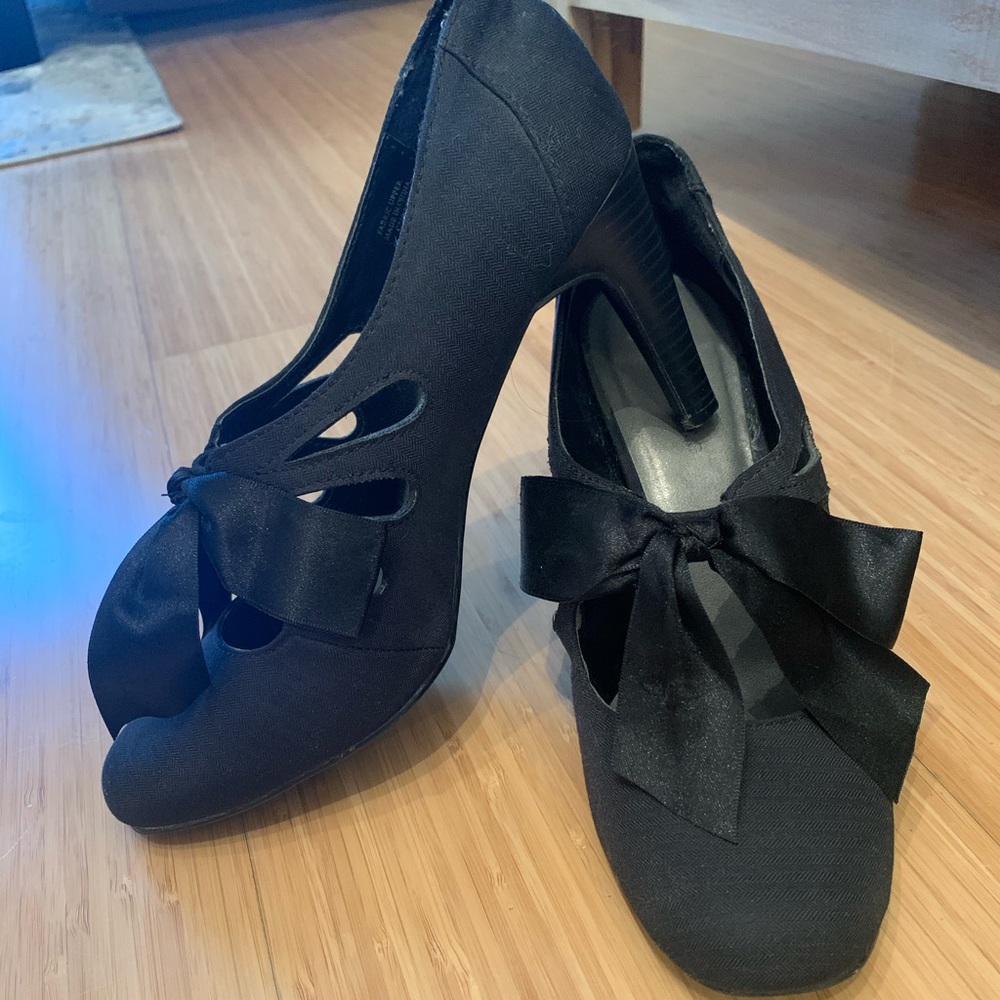 Ann Marino Bow Heels